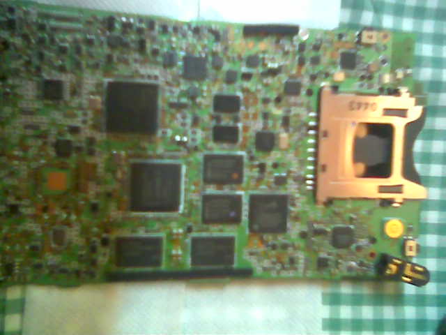 [問題]HX4700 狠下心來 拆機~（我要裝散熱片...）