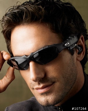 Oakley的運動眼鏡型Mp3播放機