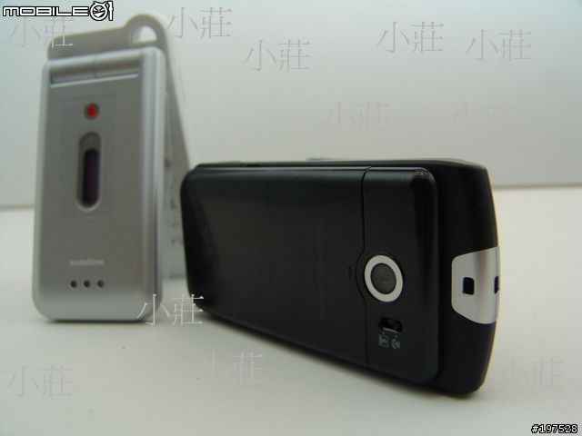 新機速報!!SHARP 703SHF(多圖)