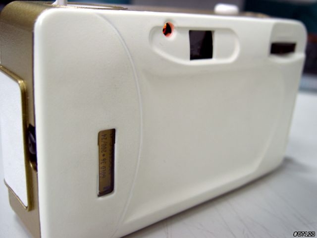 圖多 LOMO-FISHEYE 誠品書店限量版 入手!!