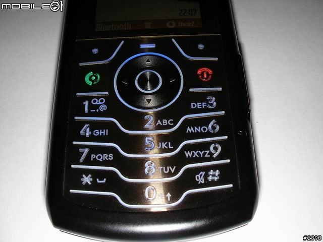 [01獨家分享] Motorola SLVR L7 實機照片