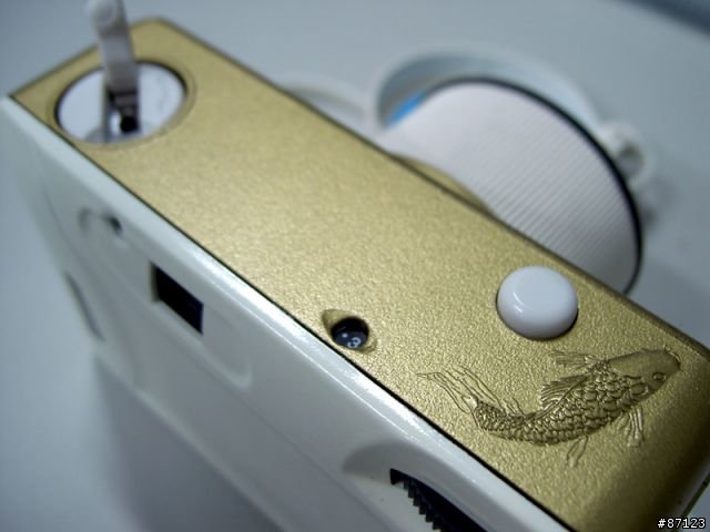 圖多 LOMO-FISHEYE 誠品書店限量版 入手!!
