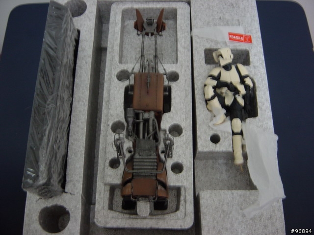 新入荷： 星際大戰 GGS Scout trooper on speeder bike statue