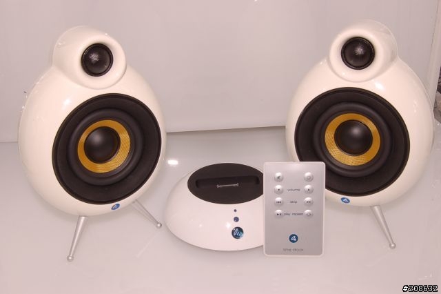 參考看看 小弟的新 iPod 喇叭 及遙控擴大機底座 超奢華入手