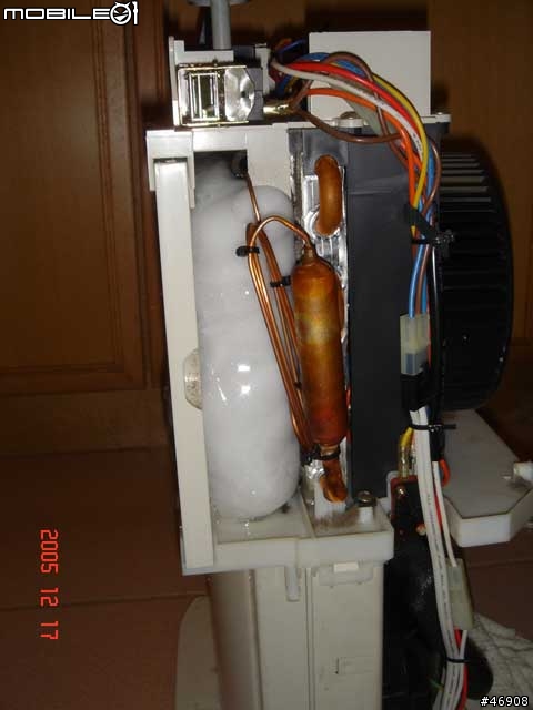 [惡搞] 除濕機變製冰機T-T
