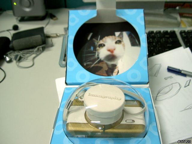 圖多 LOMO-FISHEYE 誠品書店限量版 入手!!