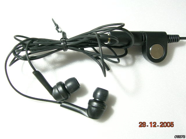 是Mp3??錯..是6230i....3.5"轉接頭!!