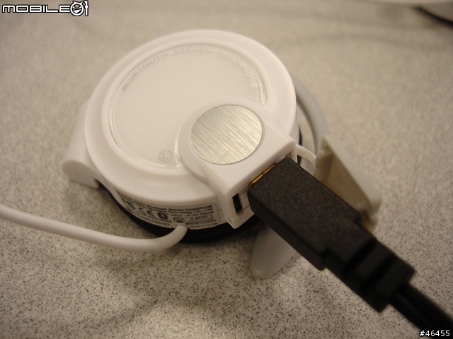 [分享]輕巧玲瓏! BLUETAKE i-PHONO mini  耳掛式藍芽立體聲耳機入手報告(三色到齊囉,12/24補上BT430TX)