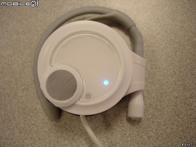 [分享]輕巧玲瓏! BLUETAKE i-PHONO mini  耳掛式藍芽立體聲耳機入手報告(三色到齊囉,12/24補上BT430TX)