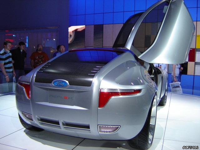 2006 Detroit Auto Show-6