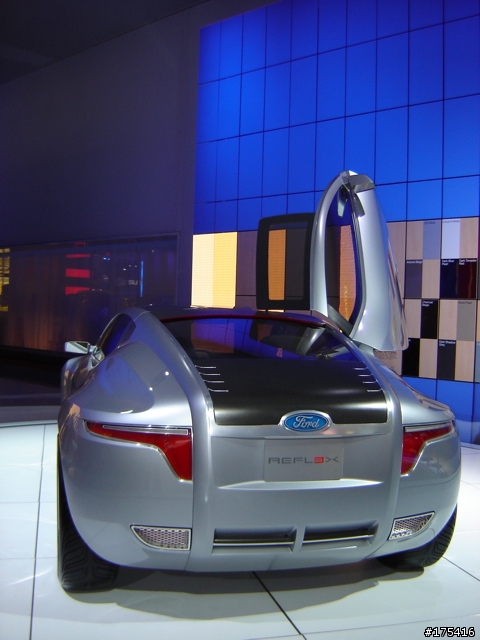 2006 Detroit Auto Show-6