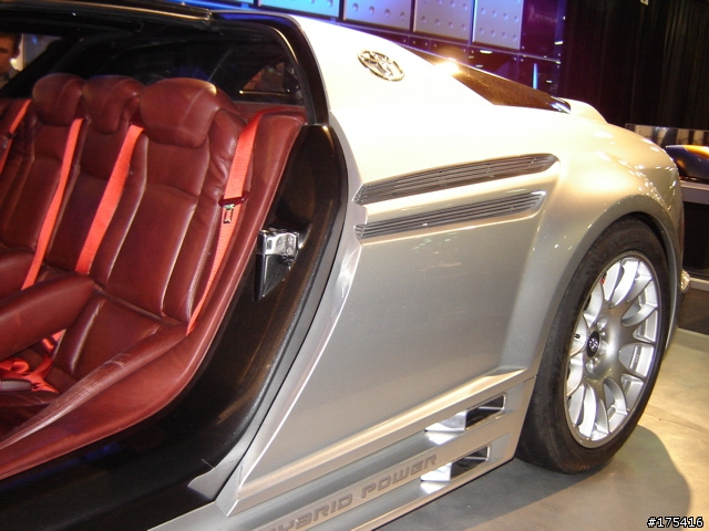 2006 Detorit Auto Show-10