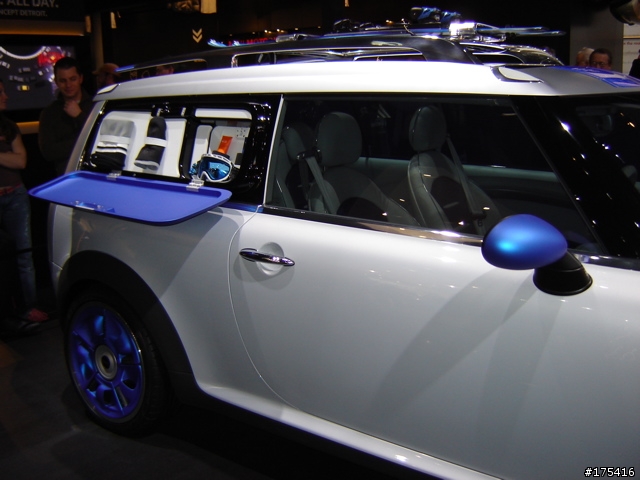2006 Detorit Auto Show-10