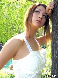 [分享] 超美混血兒 Leah Dizon 的手機 Wallpaper 240x320