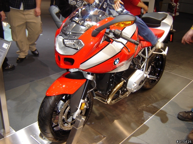 2006 Detorit Auto Show-10