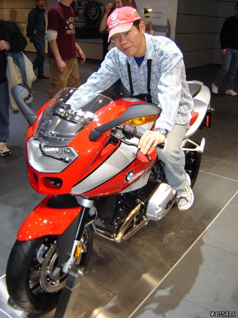 2006 Detorit Auto Show-10