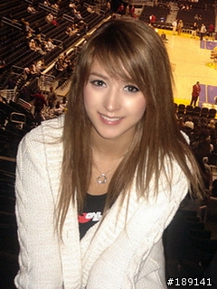 [分享] 超美混血兒 Leah Dizon 的手機 Wallpaper 240x320