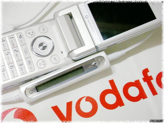 [分享] vodafone 白色線控套組與903SH的邂逅...