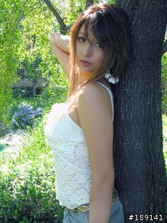 [分享] 超美混血兒 Leah Dizon 的手機 Wallpaper 240x320