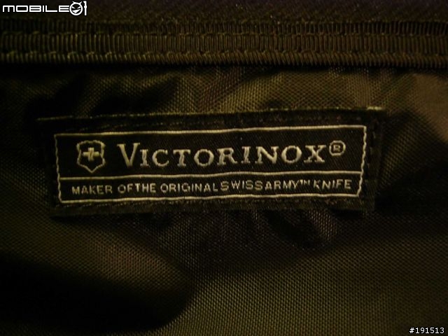 [分享] VICTORINOX 檢約樸素的背包