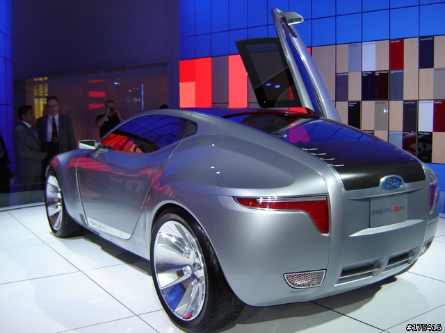 2006 Detroit Auto Show-6