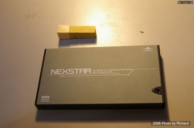 [分享] 超薄OTG，吃三號電池的凡達克傳輸精靈四