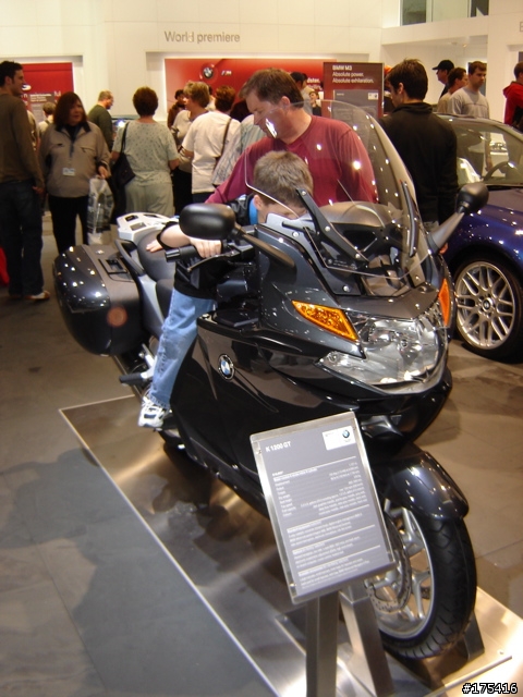 2006 Detorit Auto Show-10