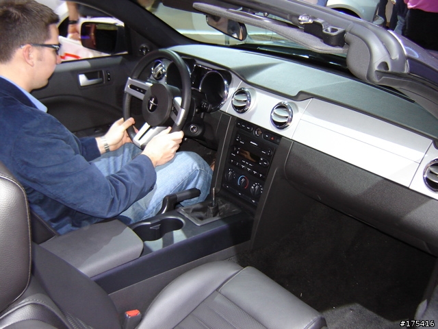2006 Detroit Auto Show-6