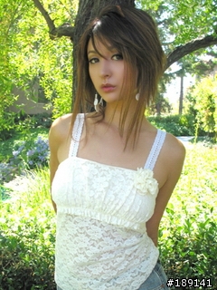 [分享] 超美混血兒 Leah Dizon 的手機 Wallpaper 240x320