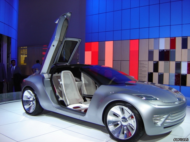 2006 Detroit Auto Show-6