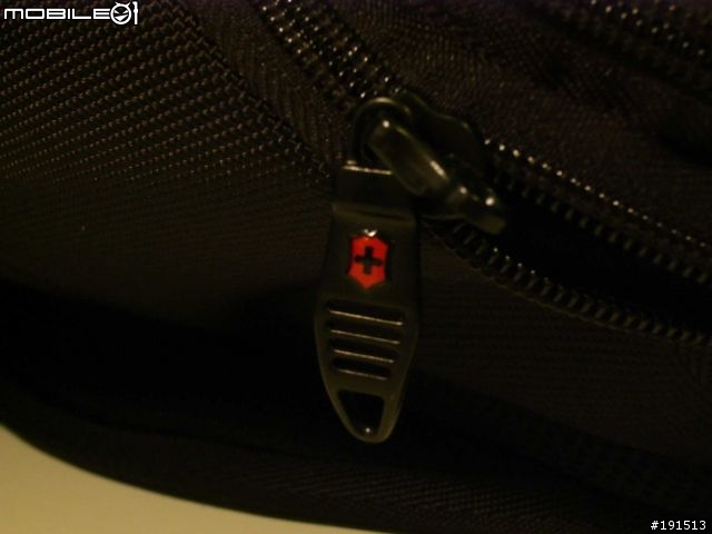 [分享] VICTORINOX 檢約樸素的背包