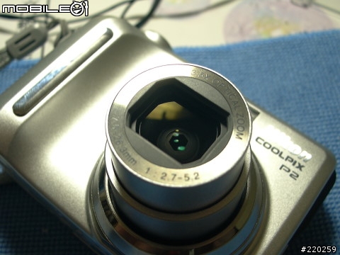 出了快半年(好像有半年了...)的相機 Nikon P2