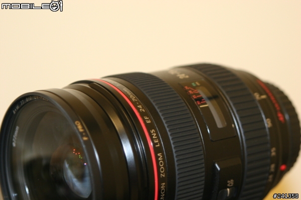 佳能標準變焦鏡皇EF24-70mm F2.8L USM簡介