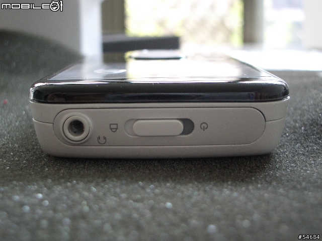 [分享]Zen Vision:M 30GB (酷黑) 開盒實況(2/15補幾張矽膠套 (果凍套)圖)