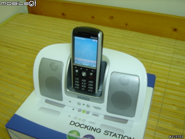 Mobile01購物網站上的Smartphone [可充電+同步] 音響傳輸座商品報告...