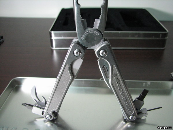 心血來潮後出現的 Leatherman Charge XTi 工具鉗
