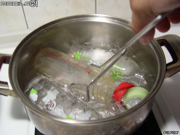 [分享] 超級奶爸必備 七武器之一  好好用奶瓶夾