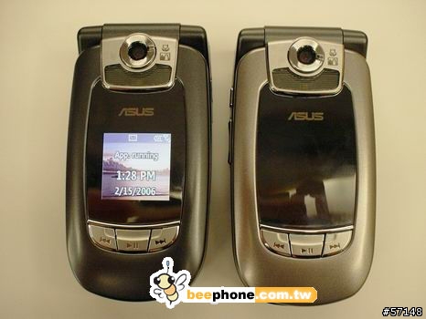 世界第一！3G折疊智慧手機ASUS P305實機照