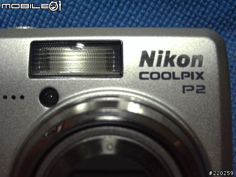 出了快半年(好像有半年了...)的相機 Nikon P2