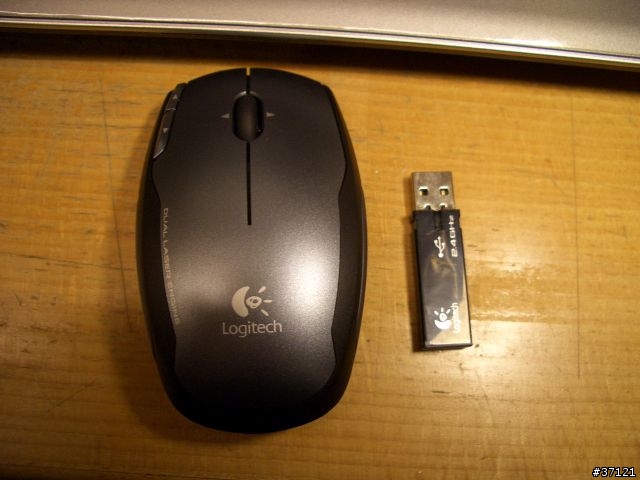 [分享] 最新的 Logitech V400 與 它的V家兩兄弟