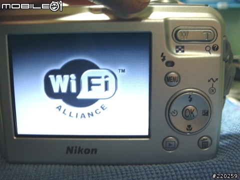 出了快半年(好像有半年了...)的相機 Nikon P2