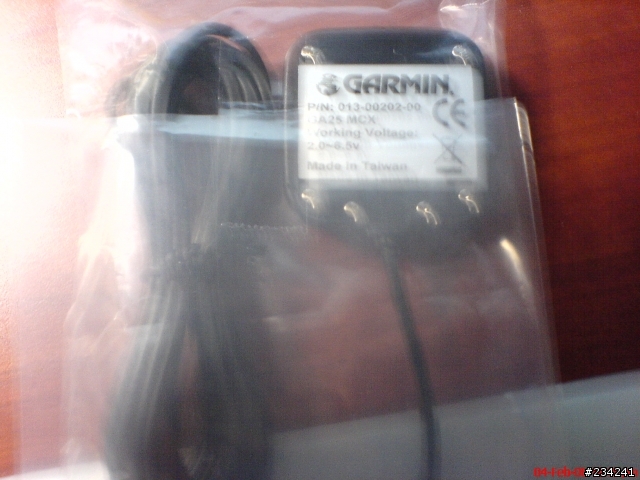 Garmin C320 原廠附的外接天線要如何判斷是 GA25 或 GA27C ?