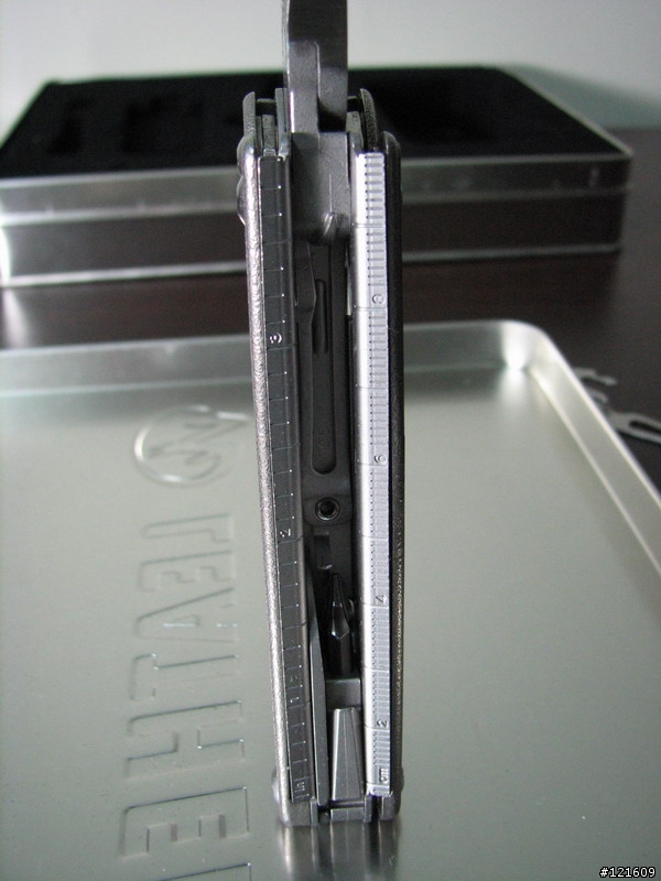 心血來潮後出現的 Leatherman Charge XTi 工具鉗