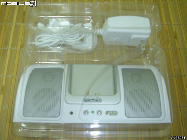 Mobile01購物網站上的Smartphone [可充電+同步] 音響傳輸座商品報告...