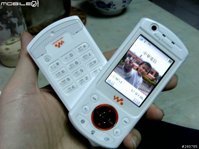 [分享]903 vs. w900i =.=不好看的寫真