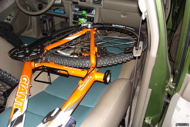 叫我第一名 之 MARCH 也能這樣載腳踏車 = ="