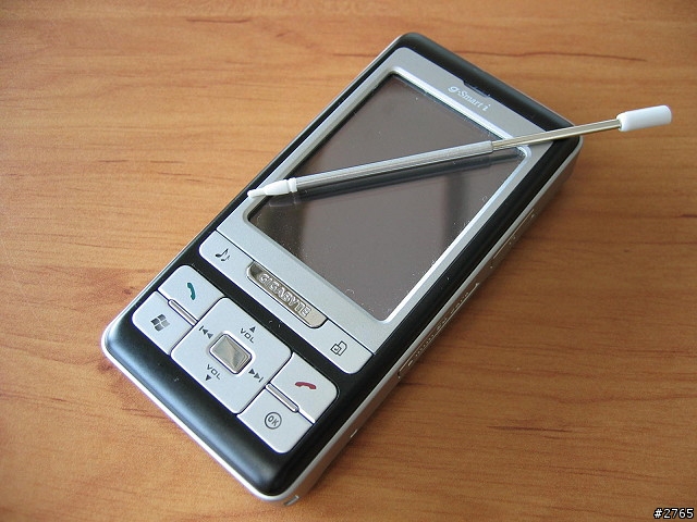 GIGABYTE 第二代 gSmart i Pocket PC Phone 介紹