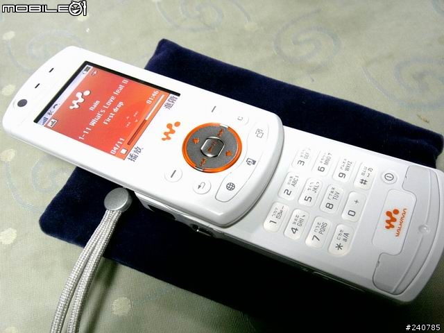 [分享]903 vs. w900i =.=不好看的寫真