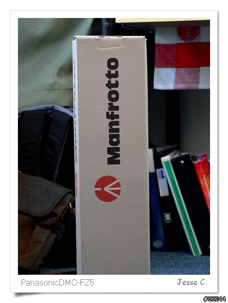 [分享] Manfrotto 728B 腳架