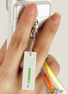 窮人家也敗的起的3c商品 [Kingmax Super Stick 隨身碟] 輕薄如紙...